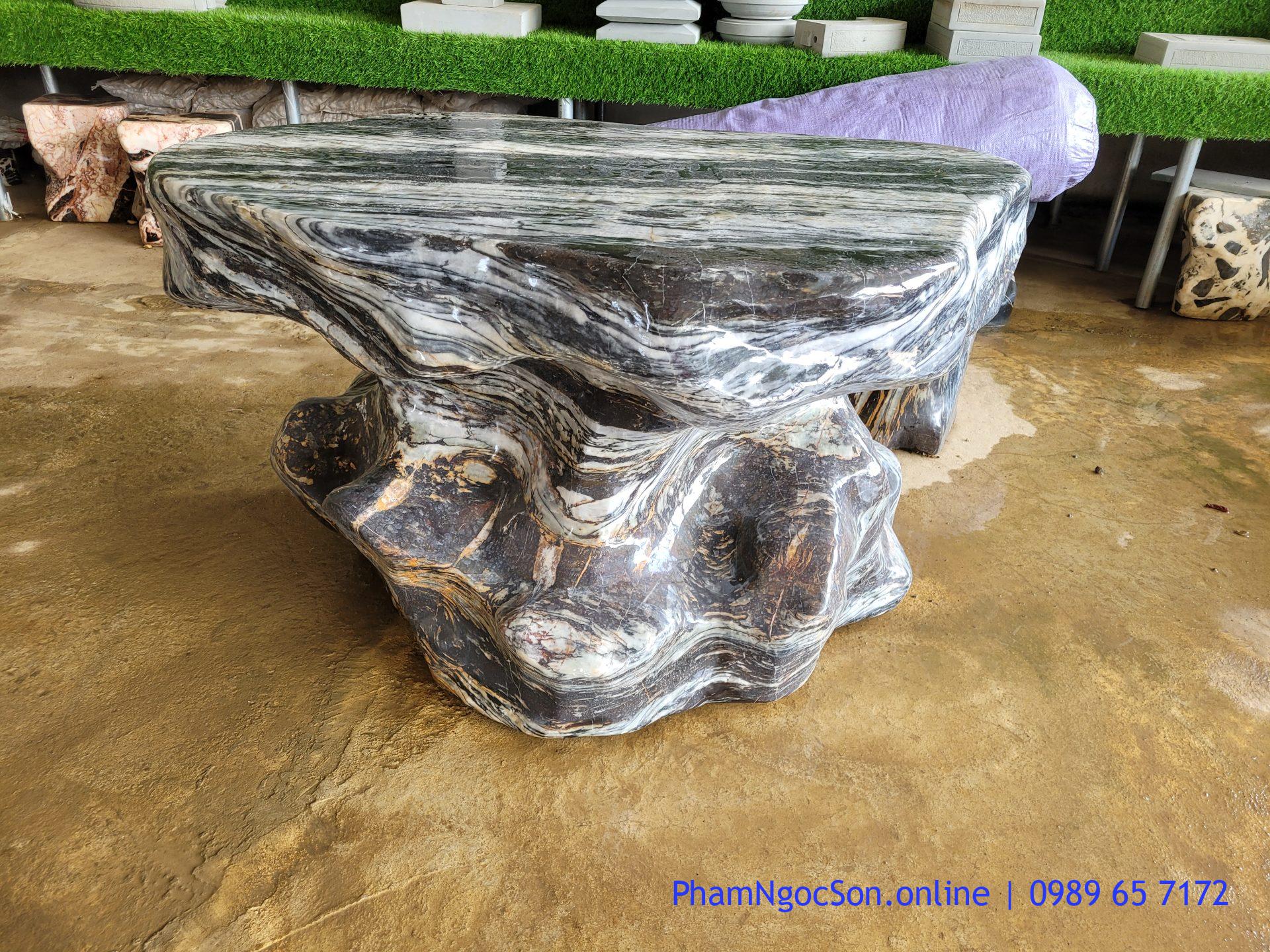 Bàn ghế đá tự nhiên
