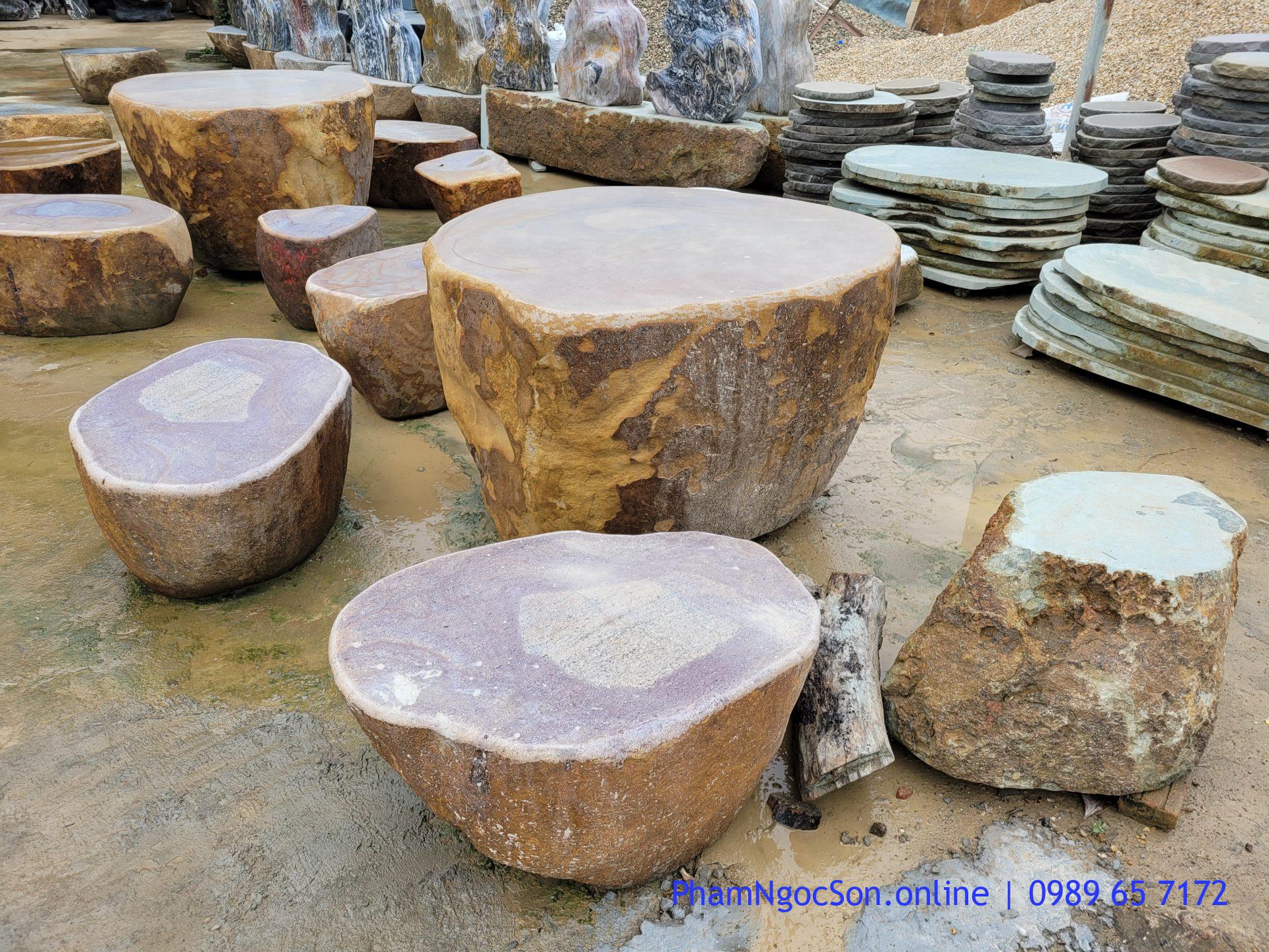 Bàn đá cuội tự nhiên