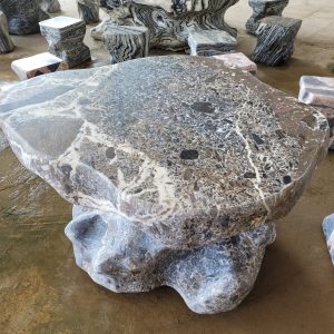 Bàn ghế đá tự nhiên