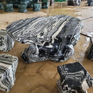 Bàn ghế đá tự nhiên