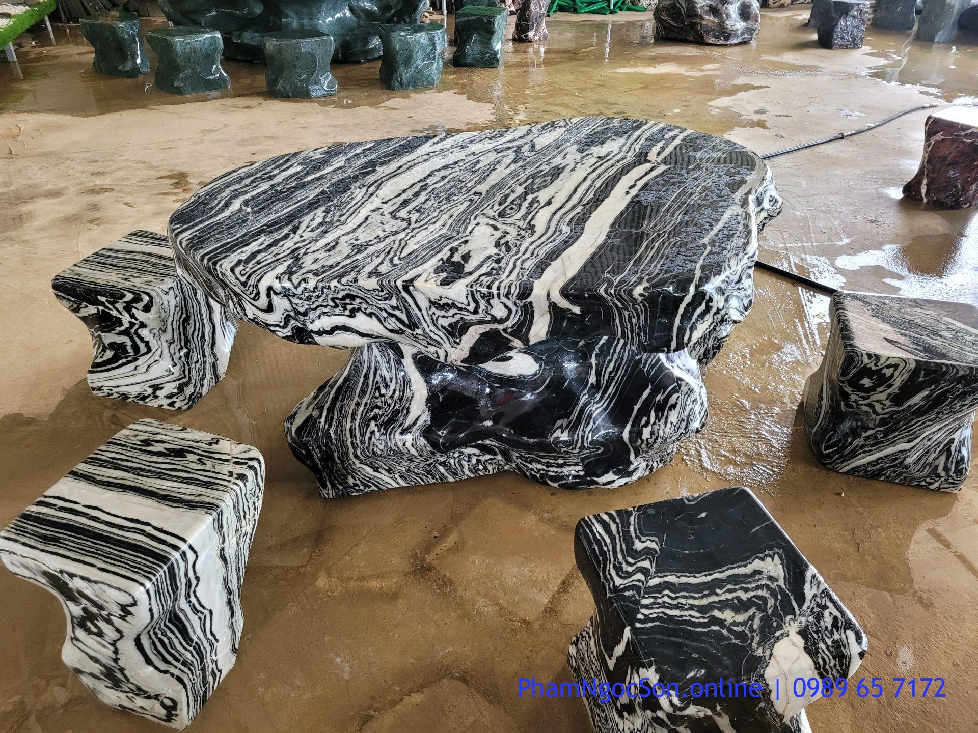 Bàn ghế đá tự nhiên