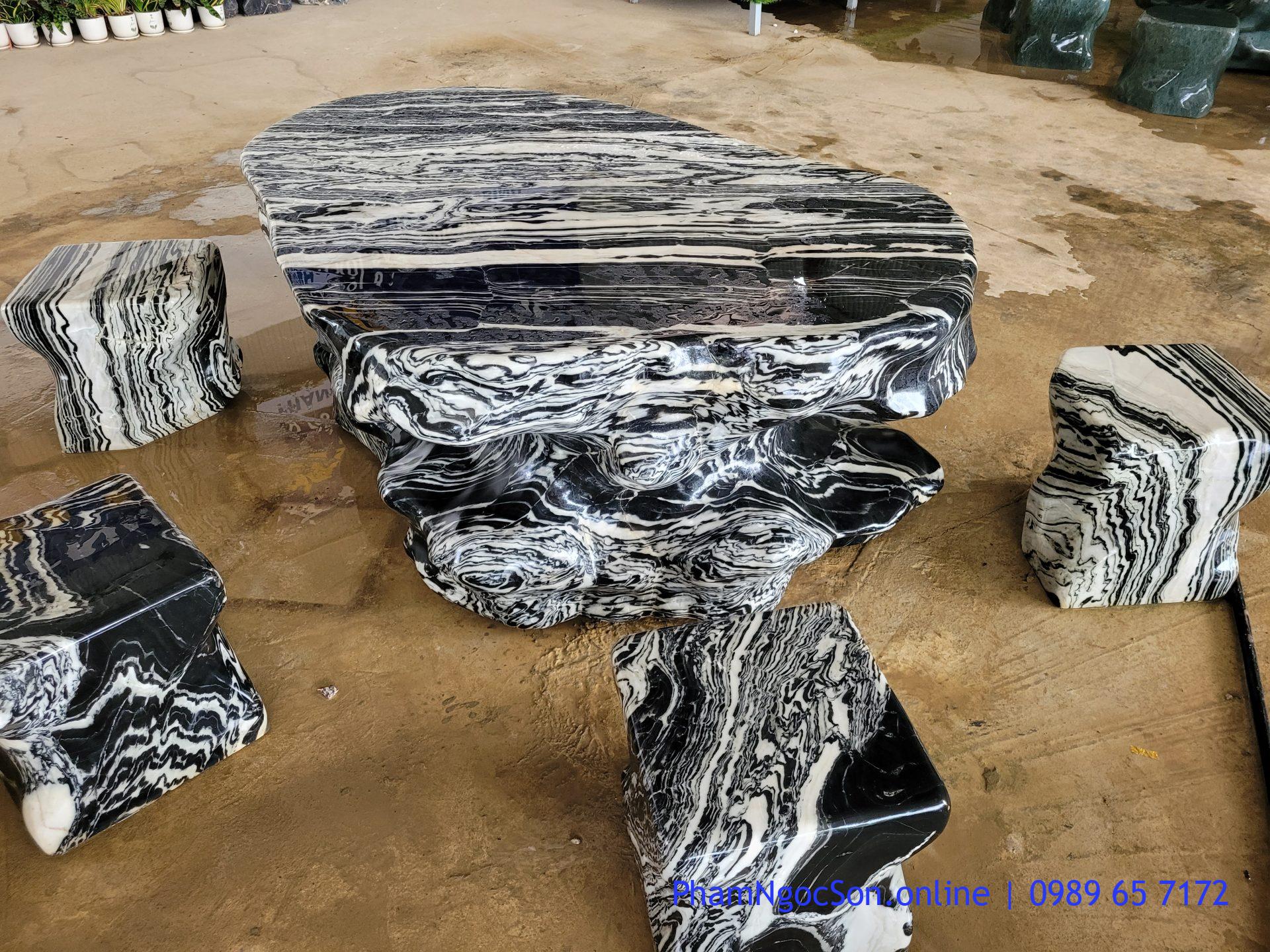 Bàn ghế đá tự nhiên