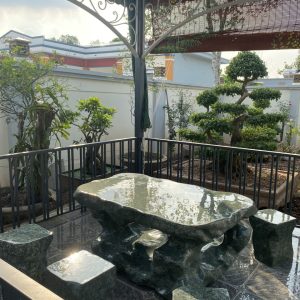 Bàn ghế đá tự nhiên Hòa Bình