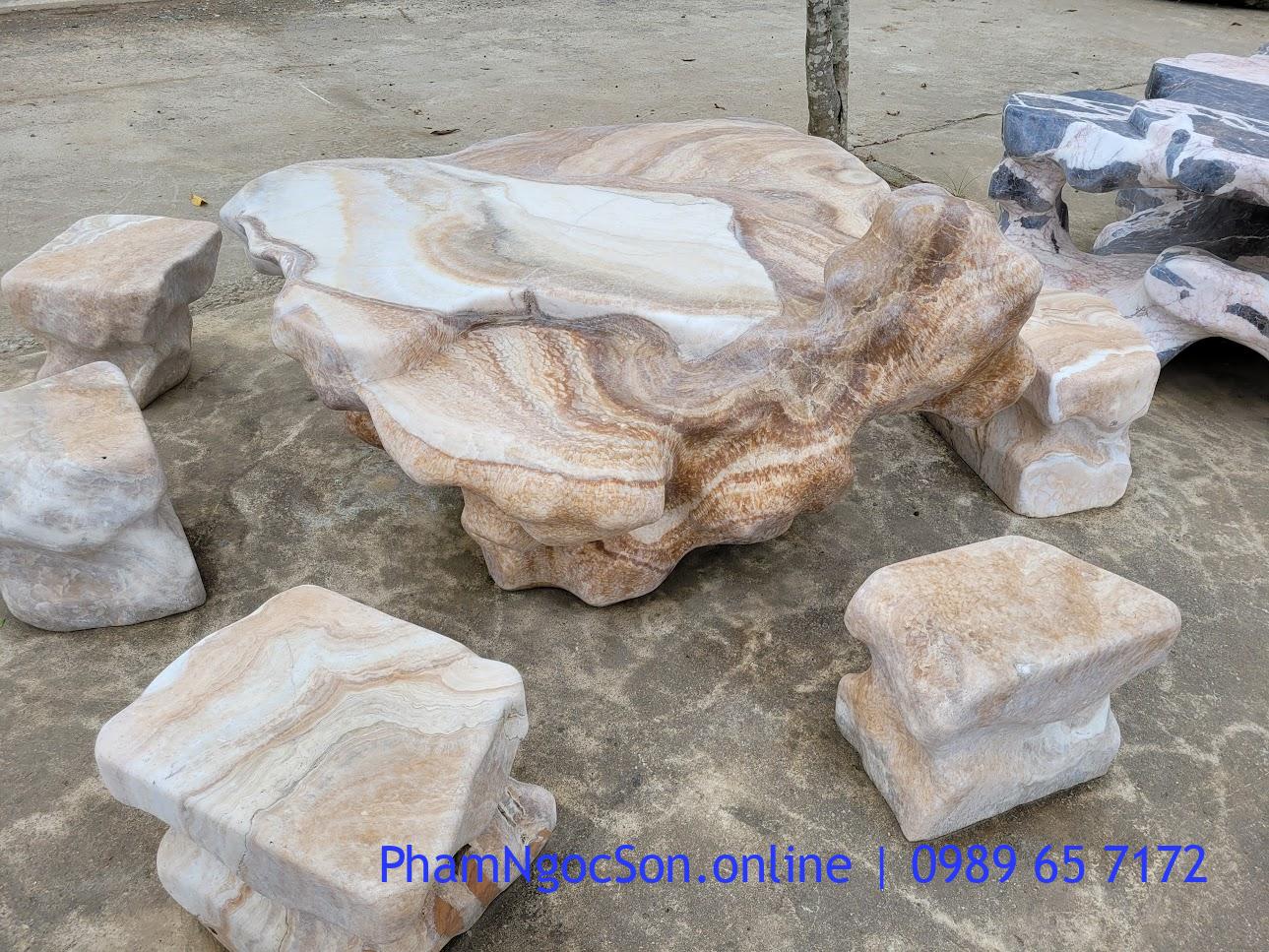 bàn ghế đá tự nhiên
