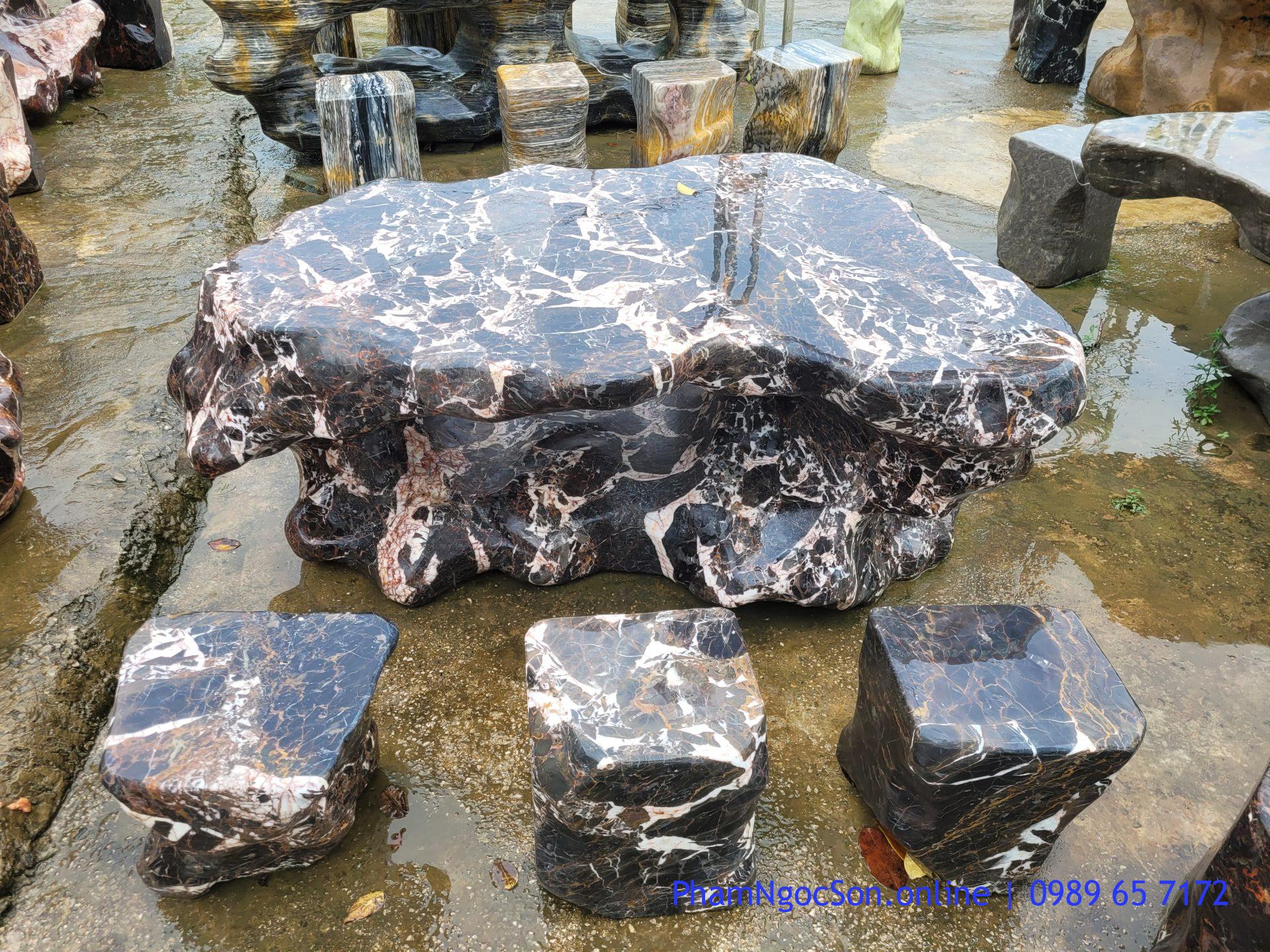 Bàn ghế đá tự nhiên
