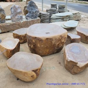Bàn đá cuội nguyên khối