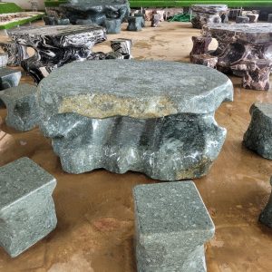 Bàn ghế đá tự nhiên