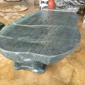 Bàn ghế đá tự nhiên