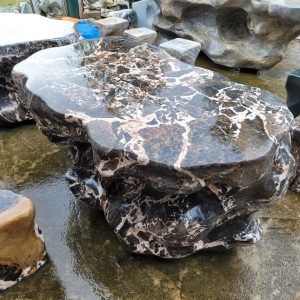 Bàn ghế đá tự nhiên vân hồng (1)