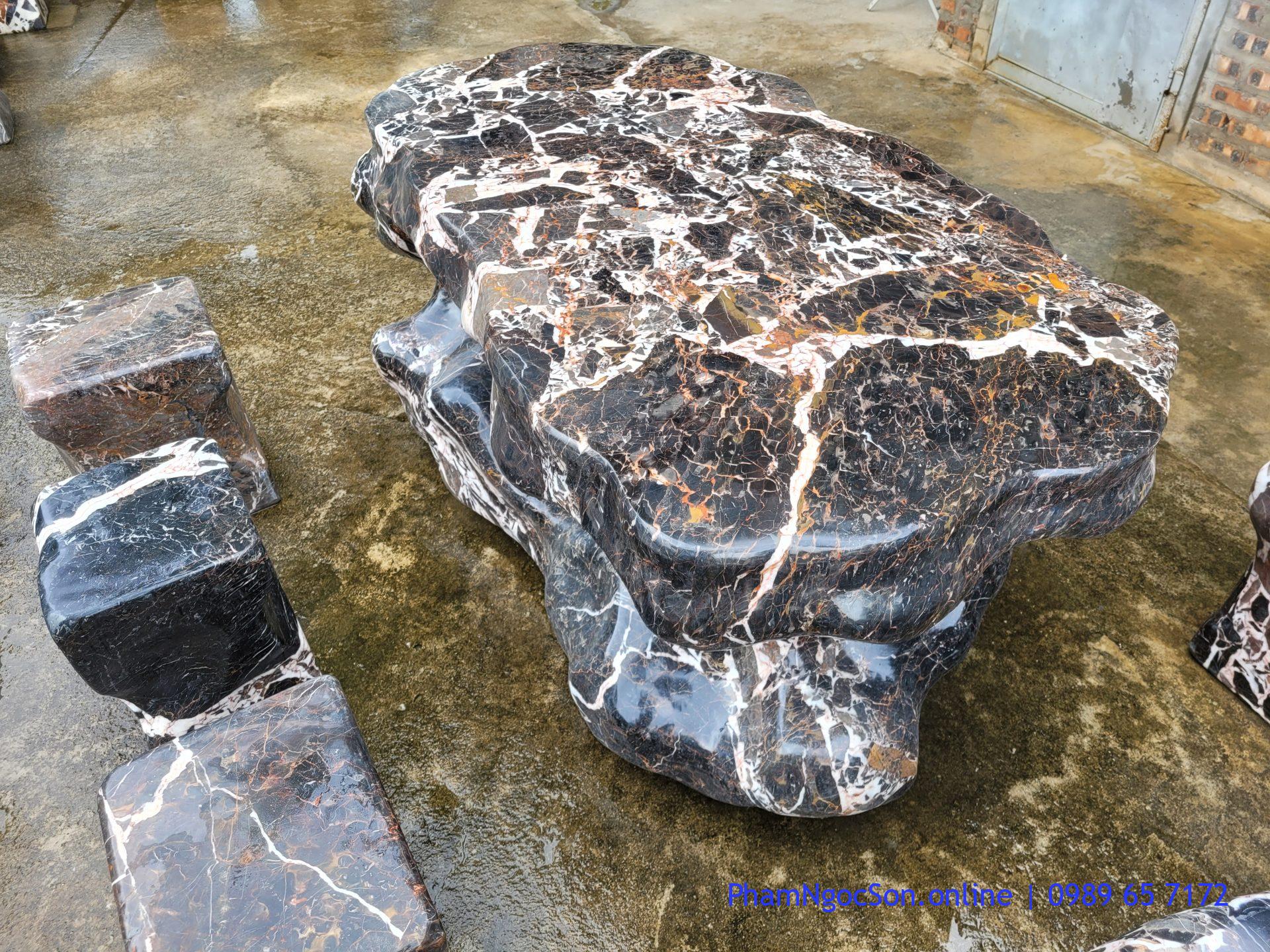 Bàn ghế đá tự nhiên vân hồng (1)