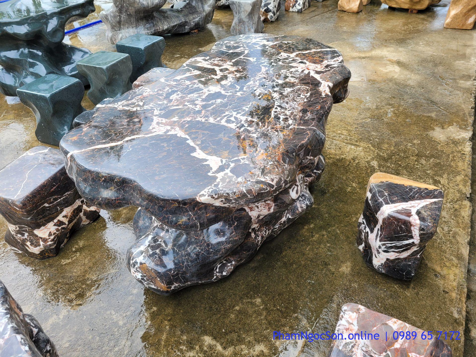 Bàn ghế đá tự nhiên vân hồng (1)