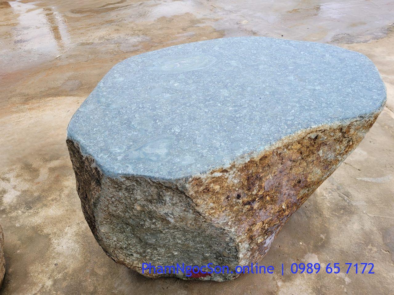 Bàn ghế đá tự nhiên