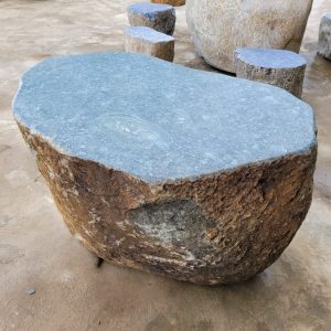 Bàn ghế đá tự nhiên