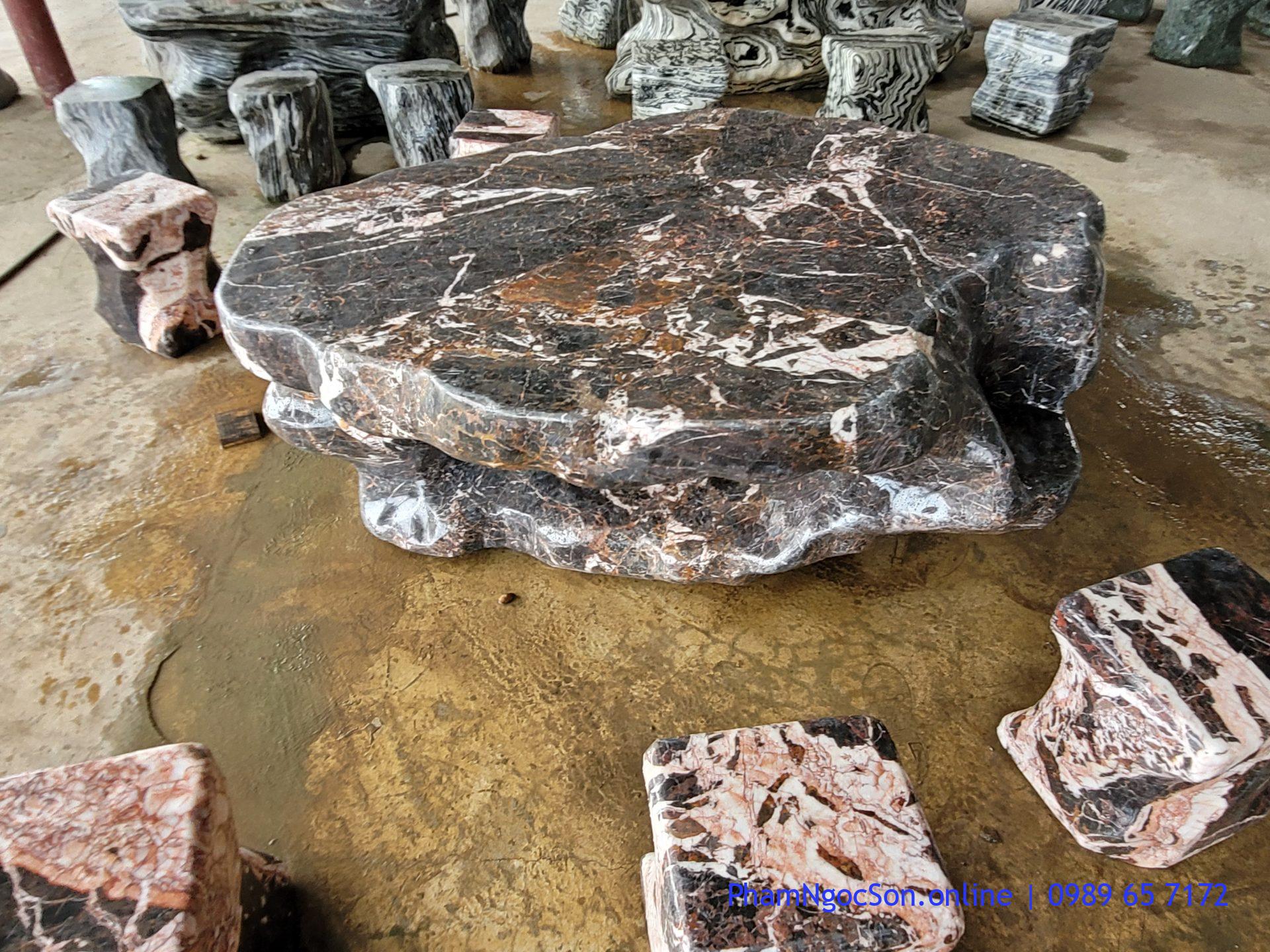 bàn ghế đá tự nhiên vân hồng