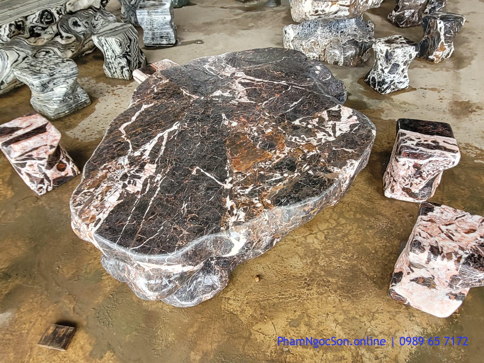 bàn ghế đá tự nhiên vân hồng