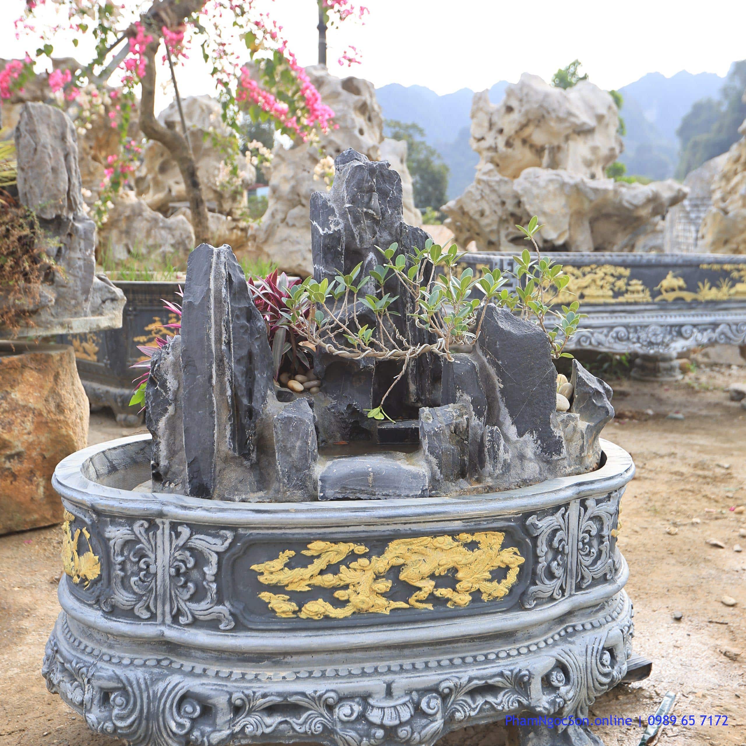 thác nước bằng đá