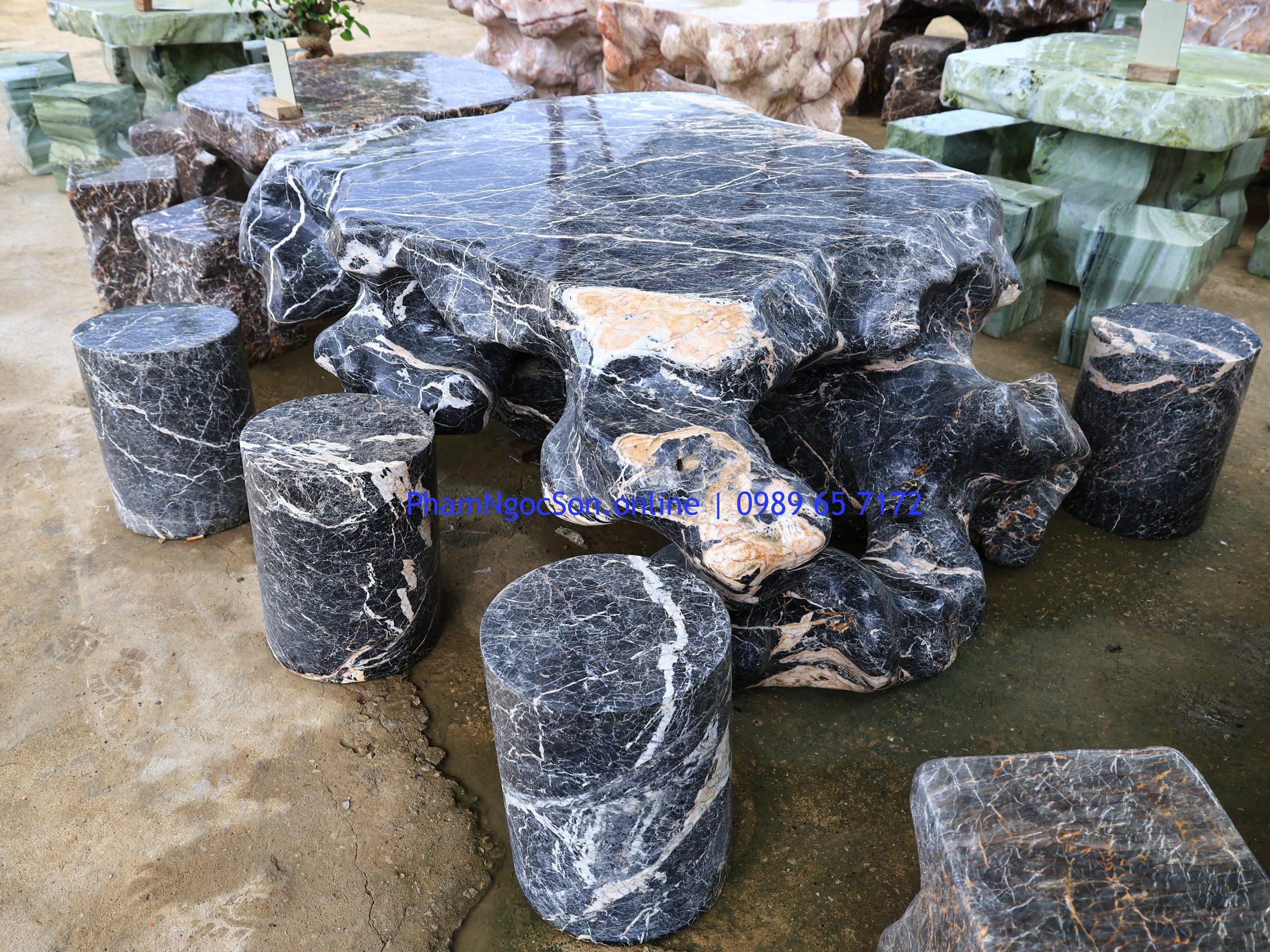 Bàn ghế đá tự nhiên nguyên khối